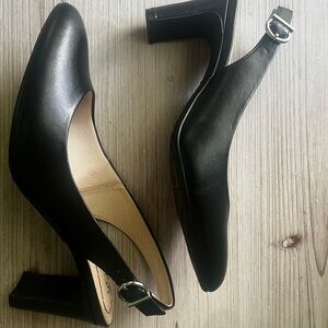 Life Stride Black Closed Toe Sling Back Heels Elegant Comfort
